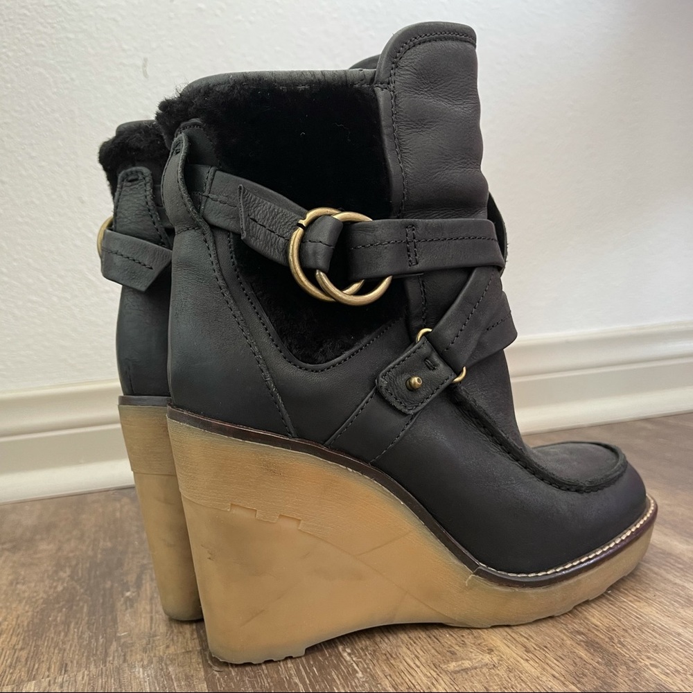 Wedge booties black with fur